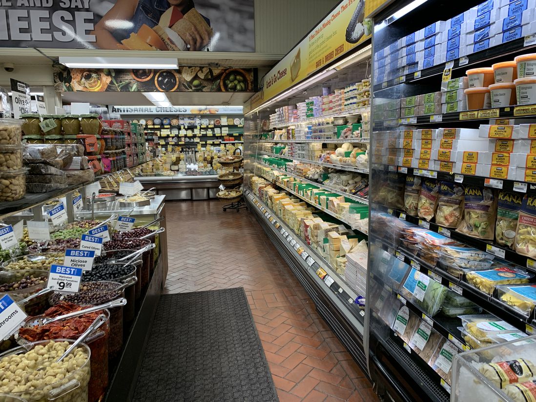 Photographs of Fairway Market on the Upper West Side